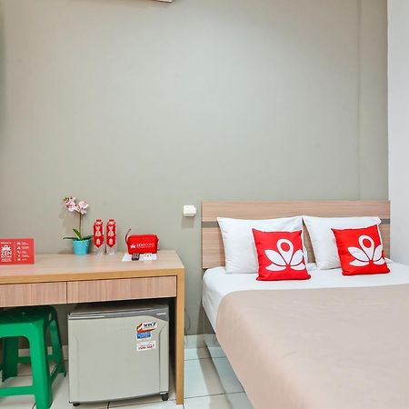 Zen Rooms Karet Pedurenan Джакарта Екстер'єр фото