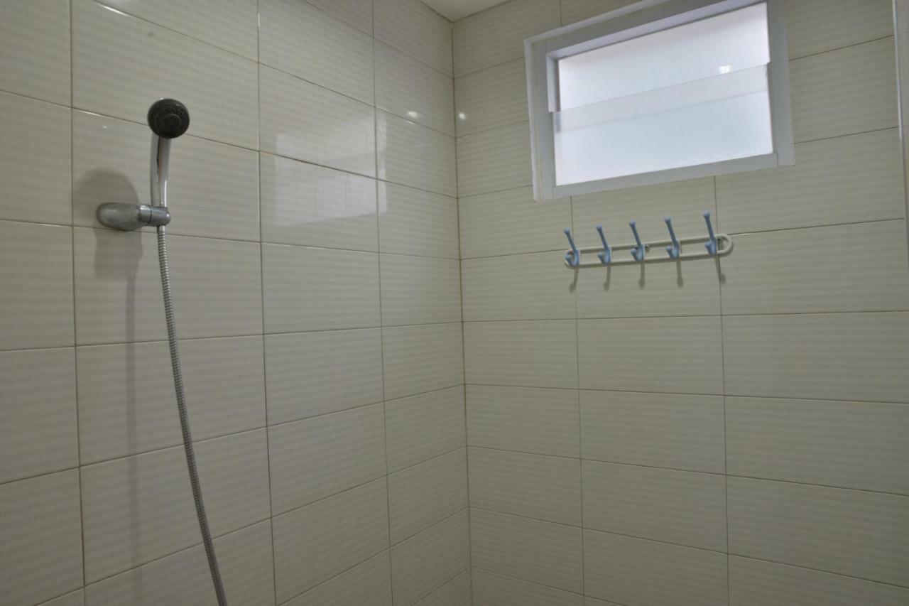 Zen Rooms Karet Pedurenan Джакарта Номер фото